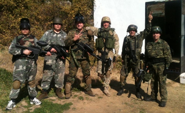 Preparados para jugar al paintball